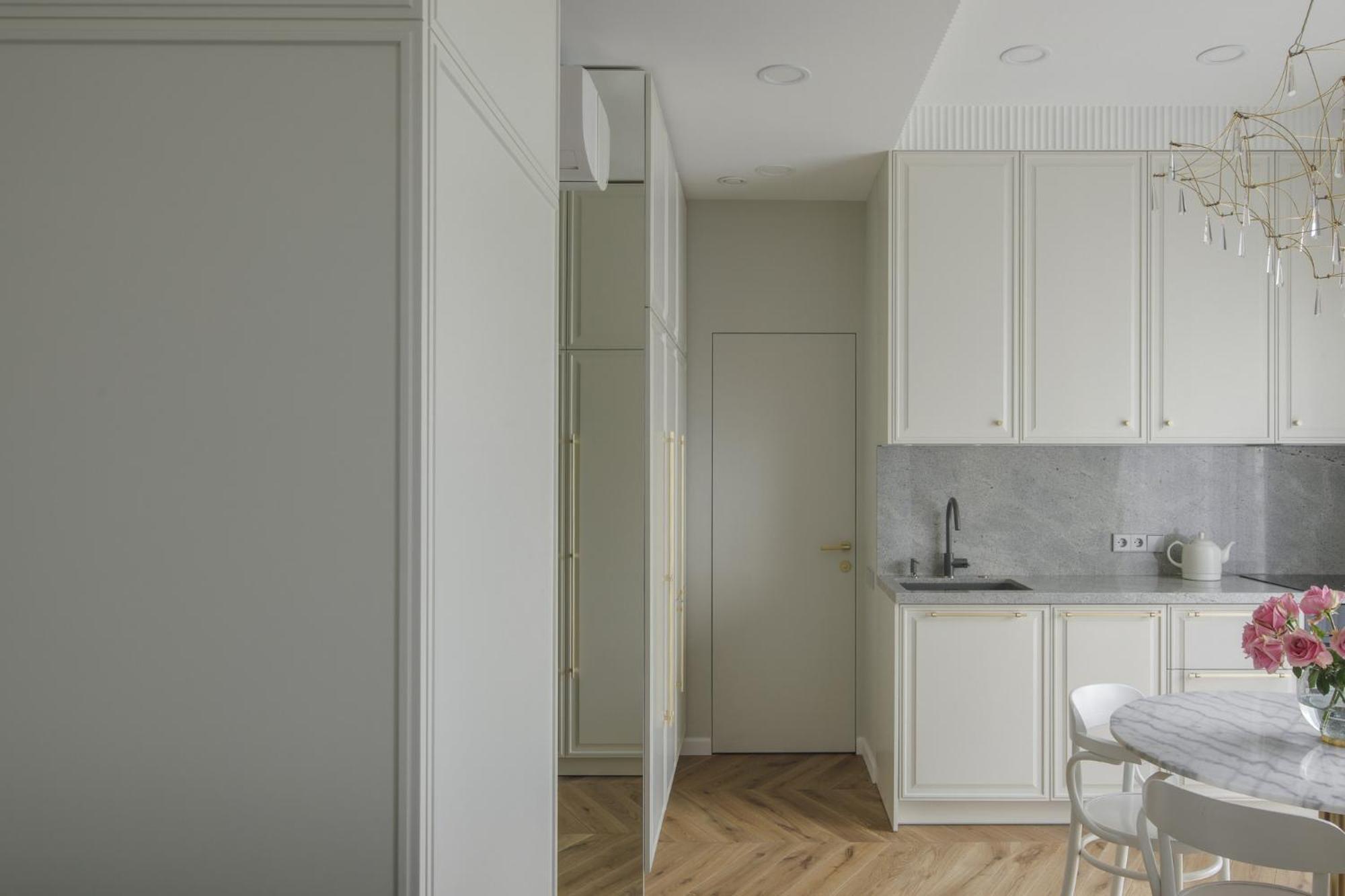 Ivis House - Classical With Balcony In Old Town Vilnius